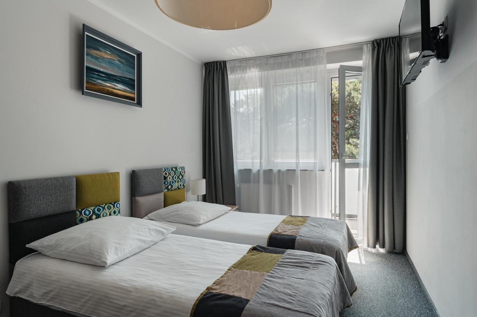 Osrodek Delfin Rewita Hotel Jurata Exterior photo